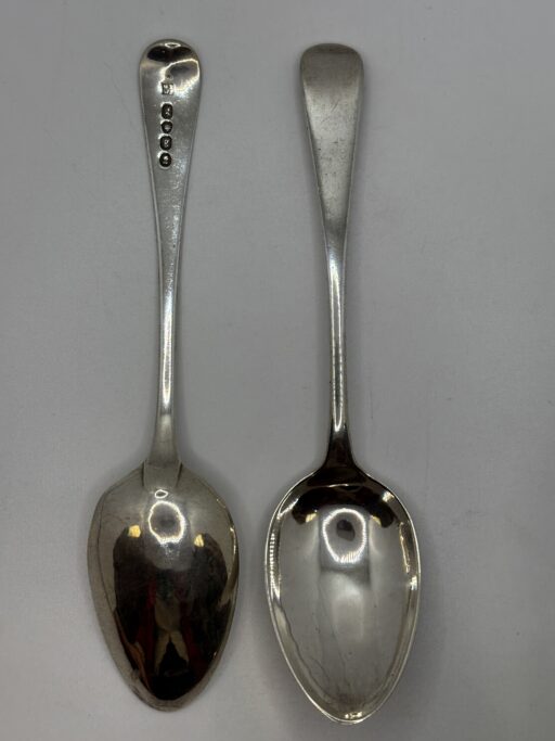8 Georgian Silver Dessert Spoons - Image 5